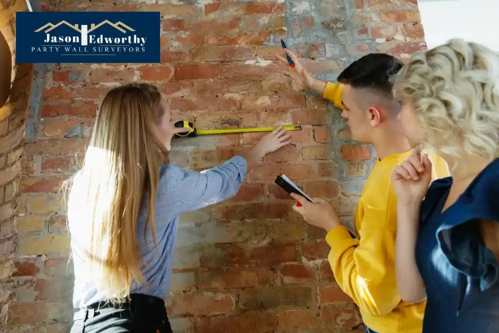 What are the responsibilities of a party wall surveyor Loughton?
